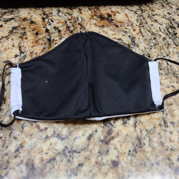 NWT Dominican Republic Mask - Picture 7 of 9